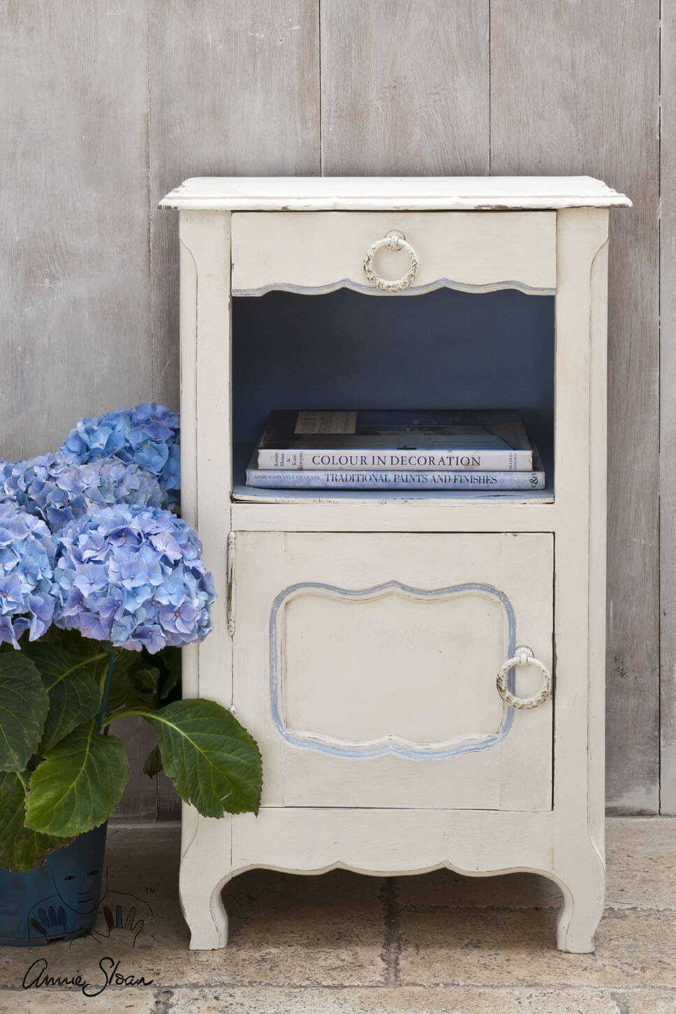 Annie Sloan Chalk Paint in ‘Original’ used to upcycle vintage furniture with a soft, classic finish