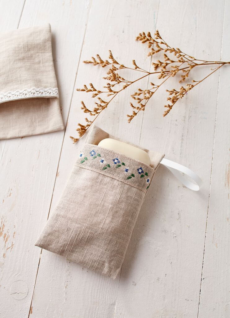 Handmade soap pouches, eco-friendly DIY project from the book "Sustainähble".
