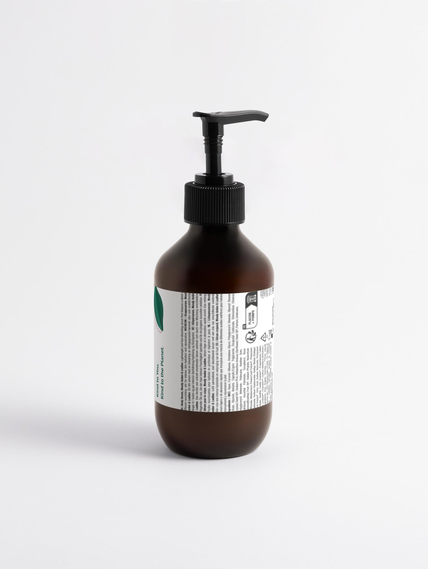 Gut zu Ihnen, gut zum Planeten: Seidenhaut-Körperserum, holziger Bernstein und Leder, 270 ml